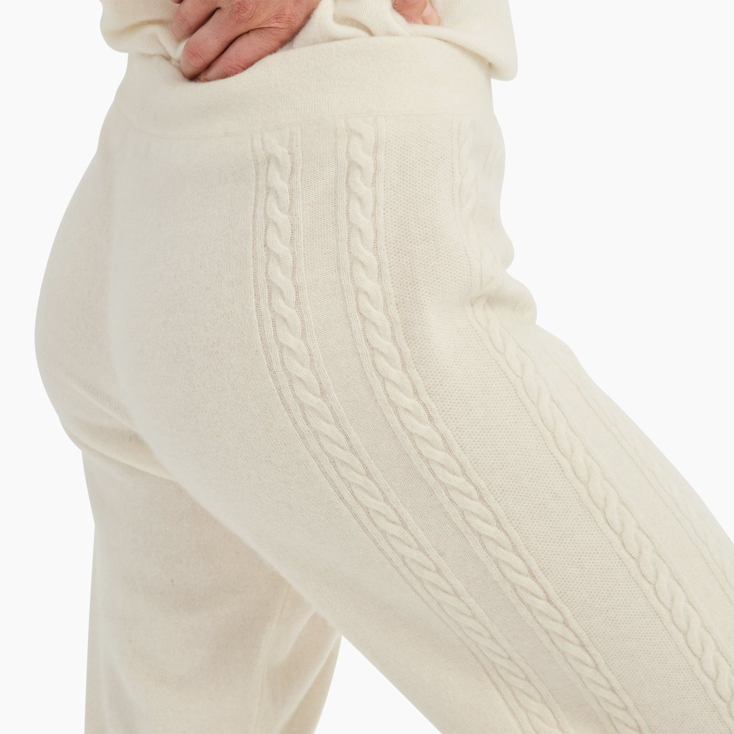 NWEB000842_Cashmere_Cable_Jogger_White_016_1440x.jpg