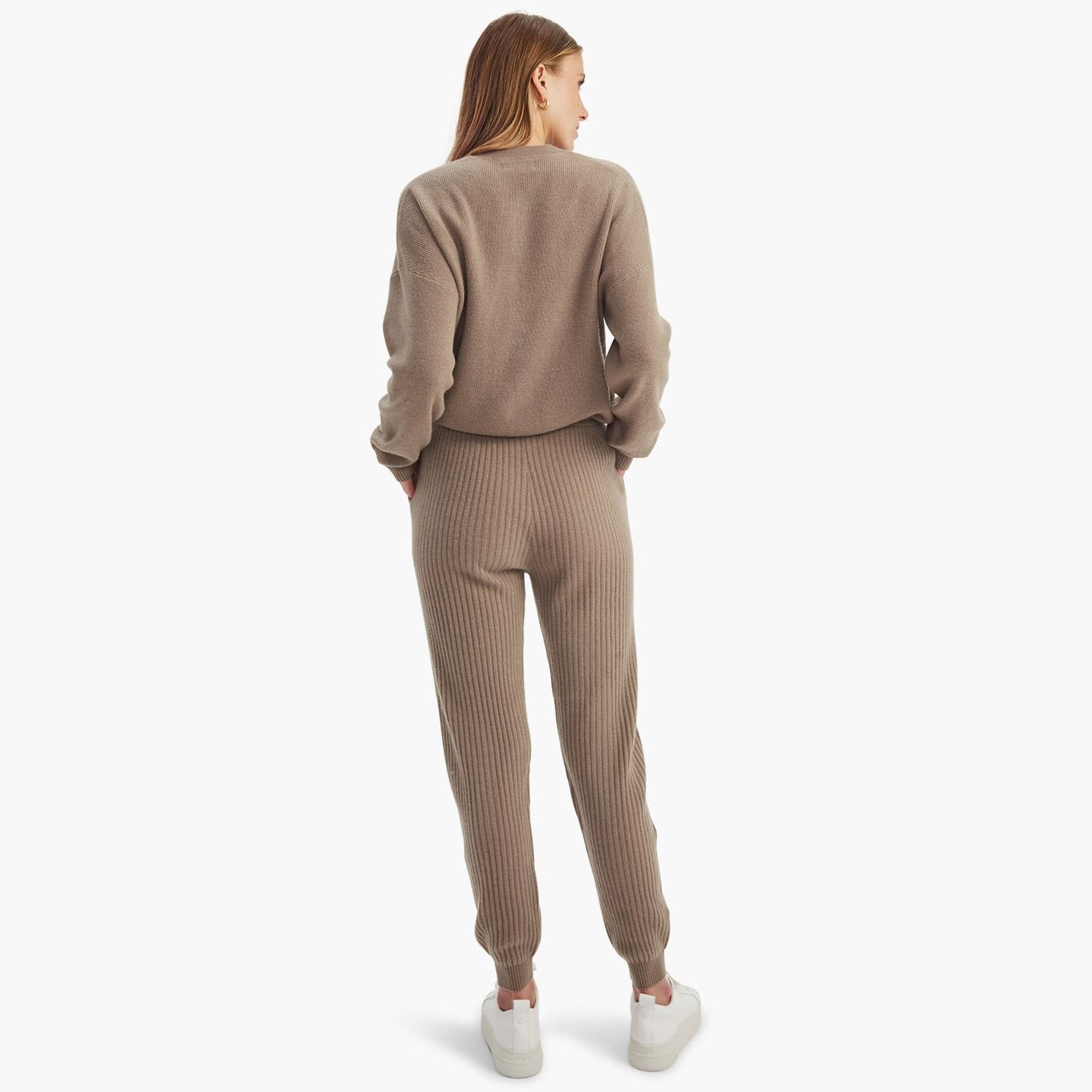 NWEB000795_Cashmere_Ribbed_Jogger_Taupe_010_774771c4-8fd2-43c1-9a04-5c01b3ec7130_1440x.jpg